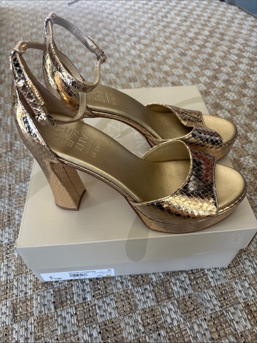 NATURALIZER Metallic Gold Platform Block Heel Sandals with Ankle Strap 8.5 NIB